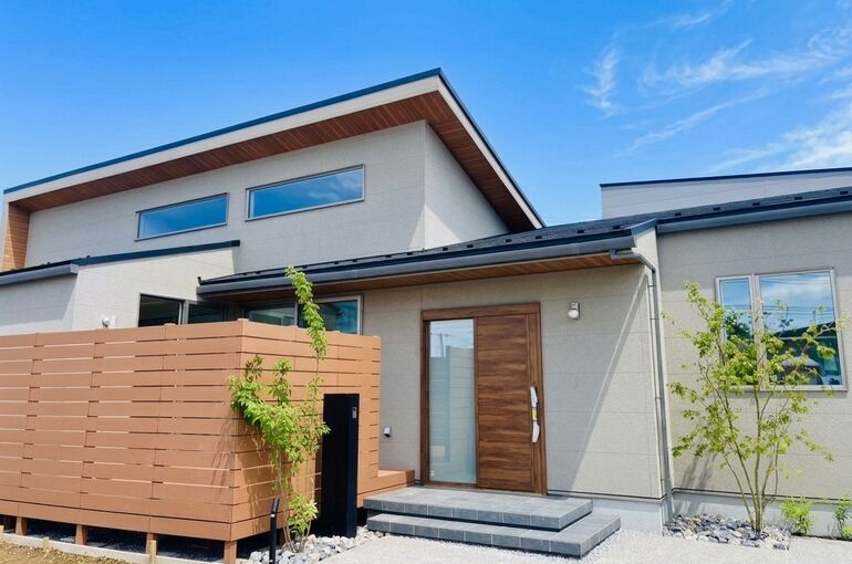 戸建て 人工木デッキ